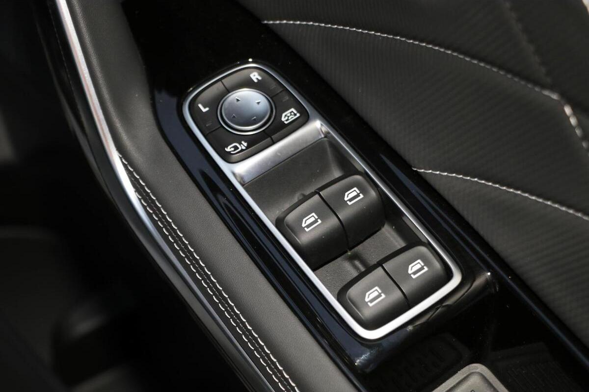 2024 LDV MIFA 9 Luxe Auto MY23 image 17