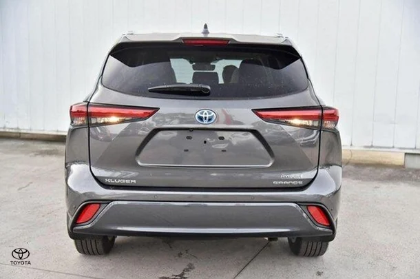 2023 Toyota Kluger Hybrid AWD GRANDE image 4