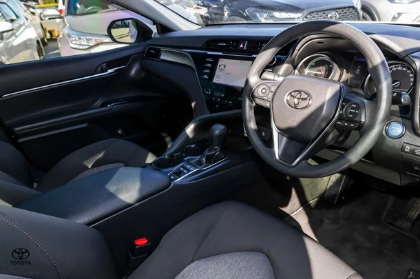 2020 Toyota CAMRY HYBRID Ascent image 8