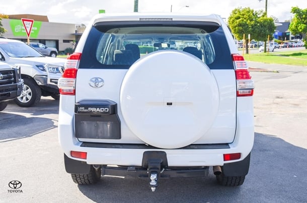 2017 Toyota Prado GX image 5