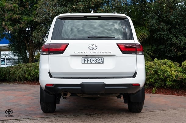 2023 TOYOTA Landcruiser GX image 5