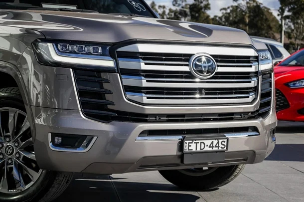 2022 Toyota LANDCRUISER Sahara ZX image 18