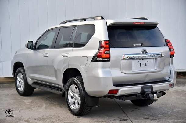 2020 Toyota Prado GXL image 3