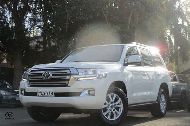 2019 Toyota Landcruiser VX image 3