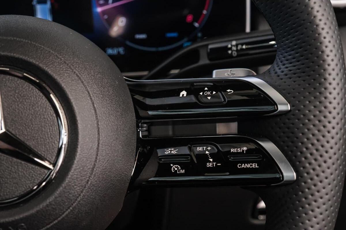 2025 Mercedes-Benz GLC-Class GLC300 Auto 4MATIC image 16