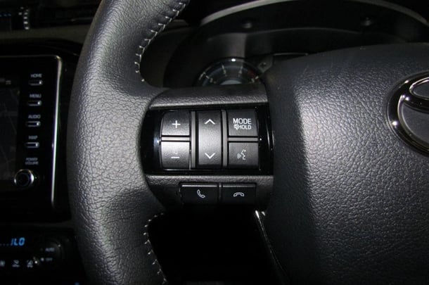 2021 Toyota Hilux Rugged X image 7