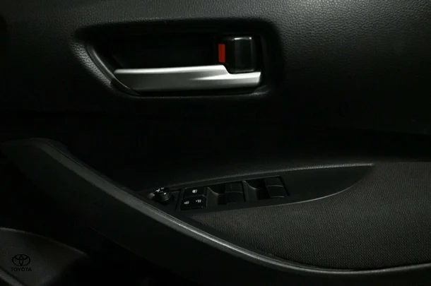 2021 Toyota Corolla Ascent Sport image 11
