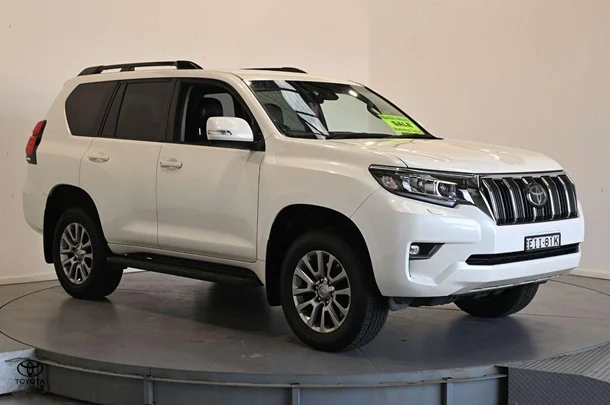 2020 Toyota Prado GXL image 3