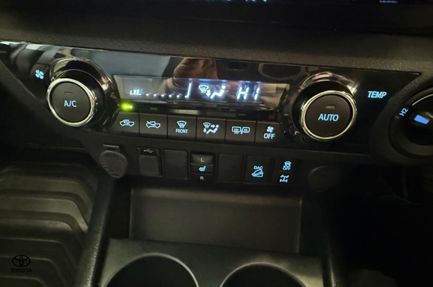 2021 Toyota HILUX SR5 image 30
