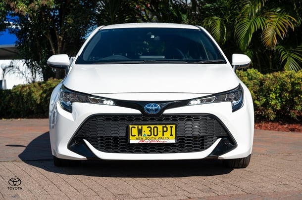 2019 TOYOTA Corolla Hatch Hybrid Ascent Sport image 4