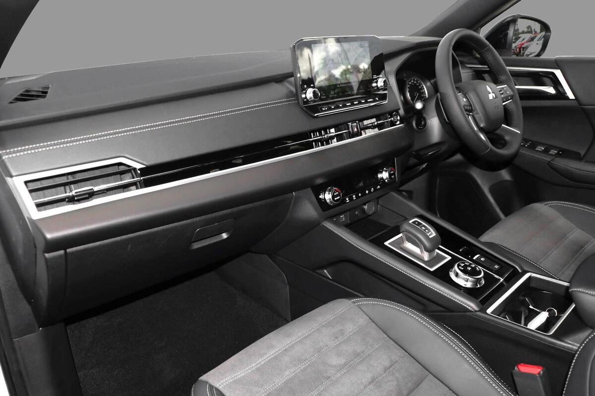 2024 Mitsubishi Outlander Black Edition ZM Auto 2WD MY24 image 6