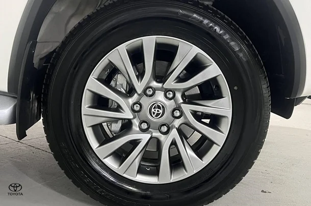 2025 Toyota Fortuner Crusade image 5