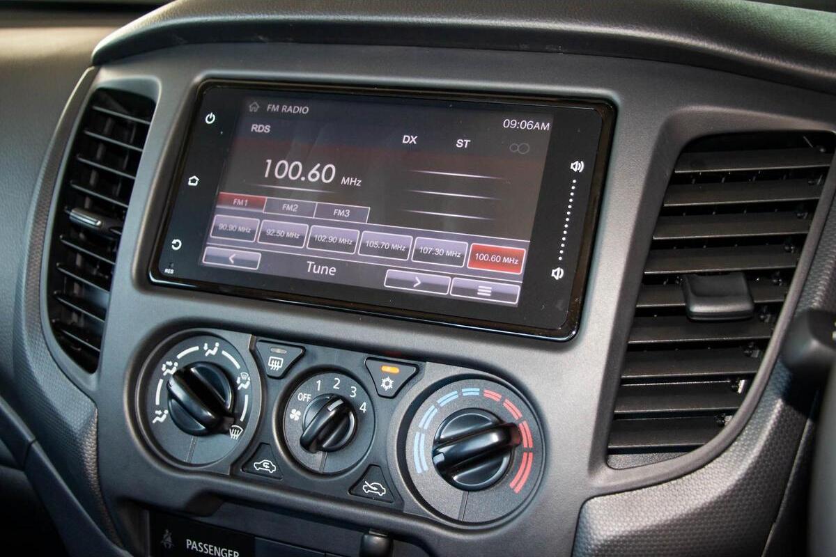 2024 Mitsubishi Triton GLX MR Auto 4x2 MY23 image 10