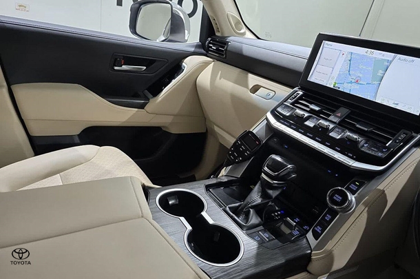 2022 Toyota Landcruiser Sahara ZX image 27