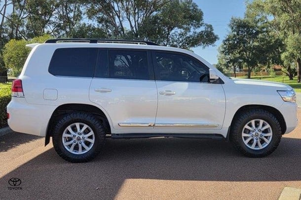 2020 Toyota Landcruiser Sahara image 2
