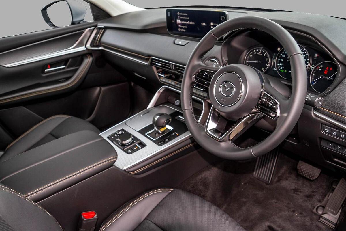 2025 Mazda CX-90 G50e Touring KK Auto i-ACTIV AWD image 6