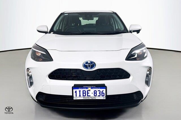 2023 Toyota Yaris Cross Hybrid GX image 2