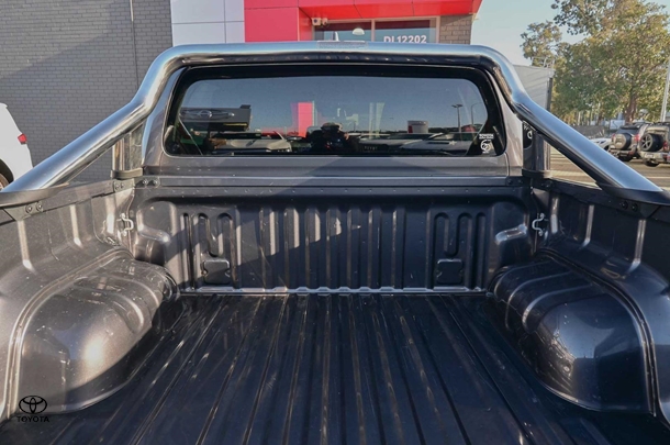 2023 Toyota HILUX SR5 image 10