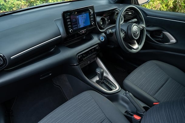 2023 TOYOTA Yaris Hybrid SX image 8