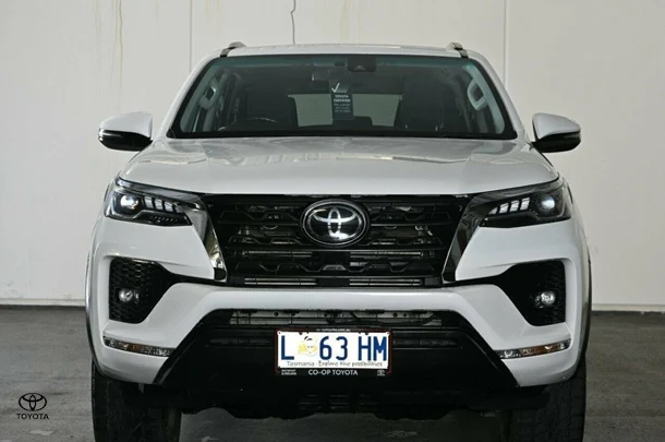 2023 Toyota Fortuner GXL image 2