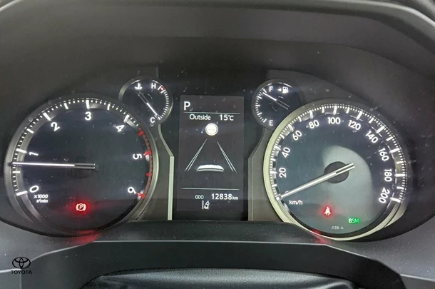 2022 Toyota Prado VX image 14