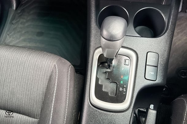 2023 Toyota Hilux SR5 image 20