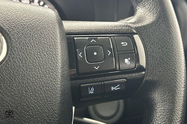 2022 Toyota Hilux SR image 19