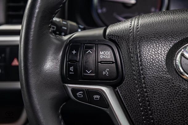 2016 Toyota KLUGER AWD GRANDE image 23