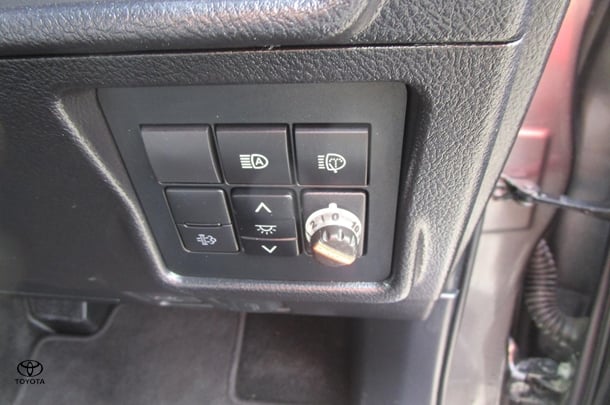 2021 Toyota Prado VX image 10