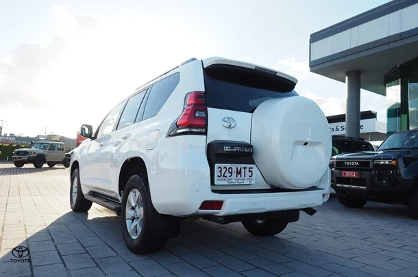2022 Toyota Prado GXL image 7