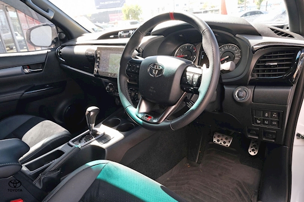 2023 Toyota Hilux GR Sport image 7