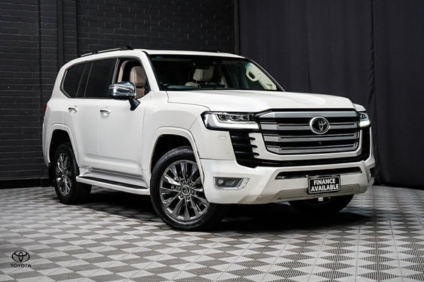 2023 Toyota Landcruiser Sahara ZX image 1