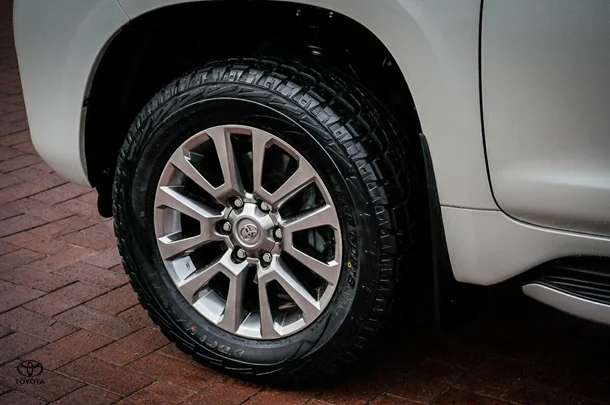 2021 Toyota Prado Kakadu image 5