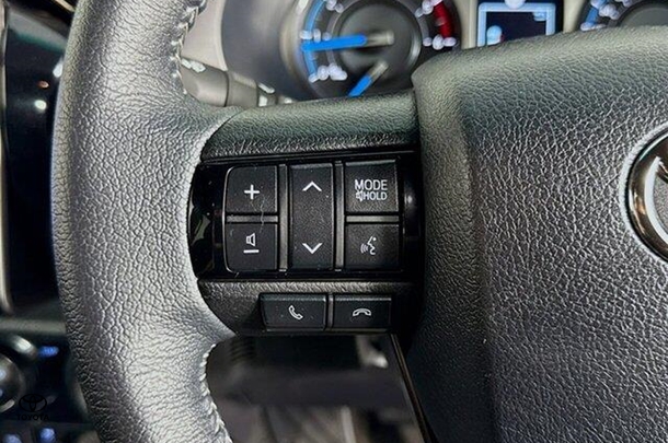 2022 Toyota Hilux Rogue image 18