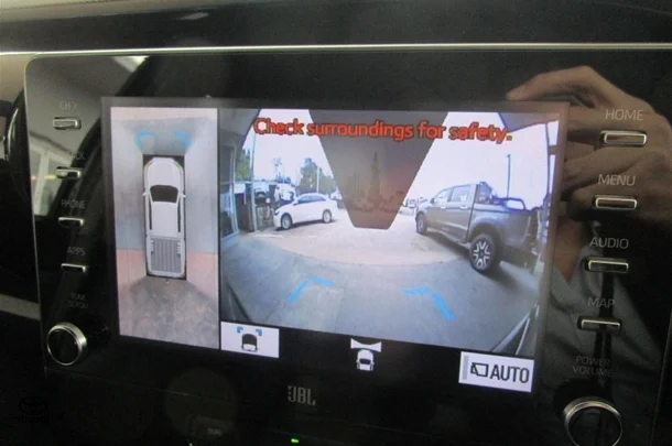 2023 Toyota Hilux GR-S image 22