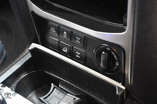 2020 Toyota Prado GXL image 12