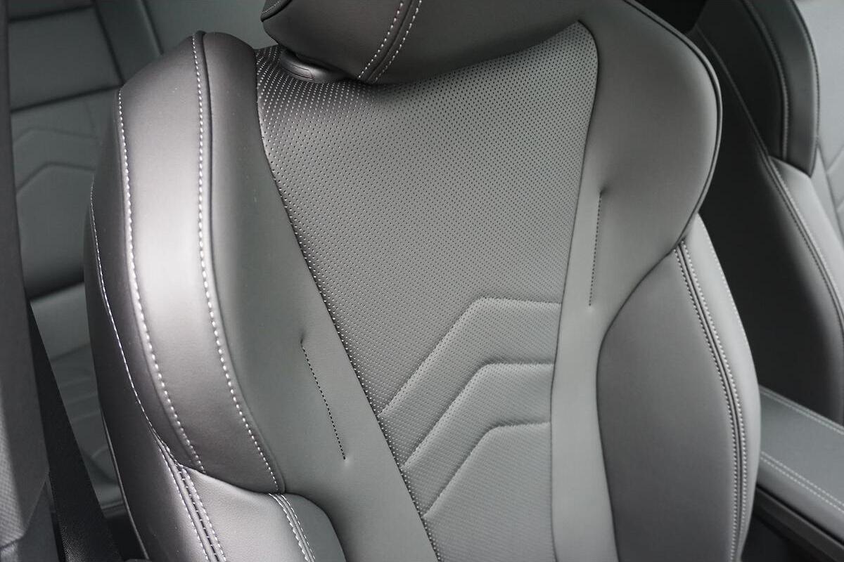 2025 BMW iX1 xDrive30 xLine U11 Auto AWD image 14