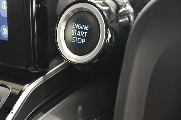 2022 Toyota Landcruiser VX image 16