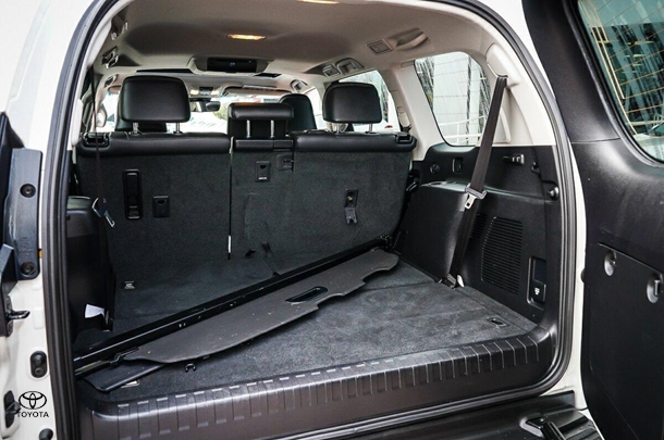 2021 Toyota Prado Kakadu image 10