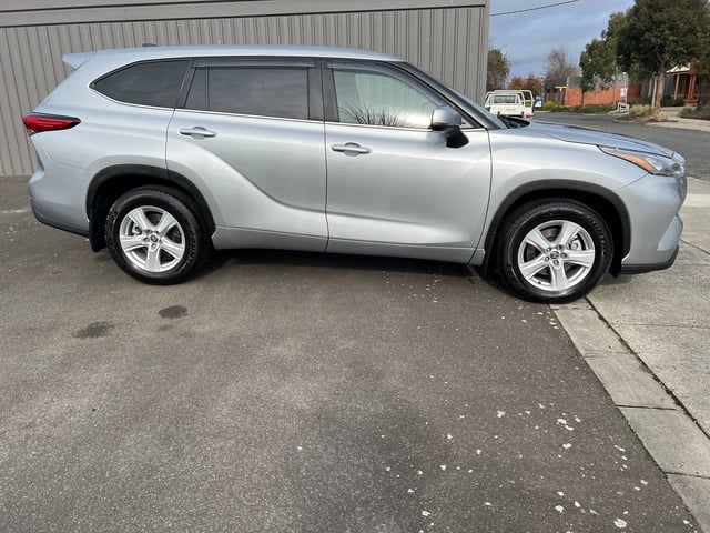 2023 Toyota Kluger GX AWD image 3