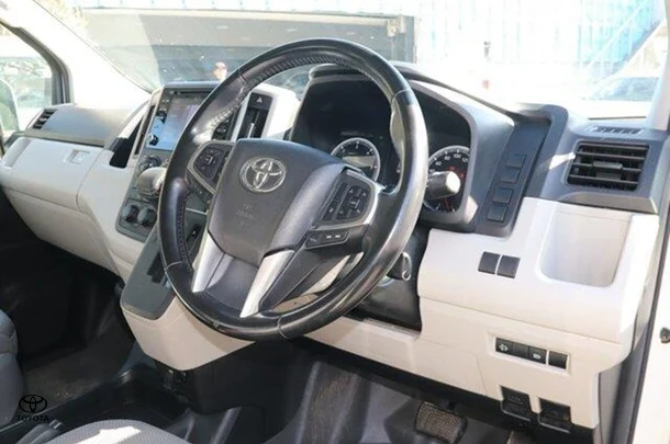 2019 Toyota Hiace SLWB image 5