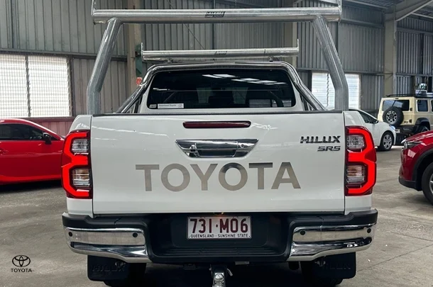2021 Toyota Hilux SR5 image 4
