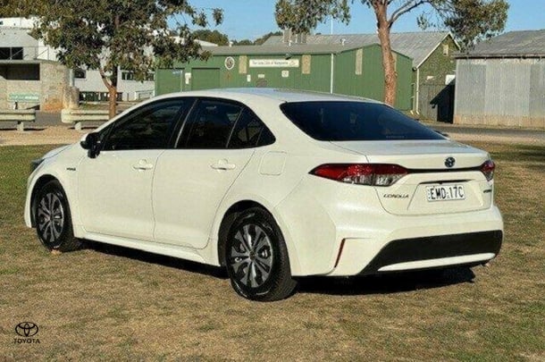 2021 Toyota Corolla Sedan Hybrid Ascent Sport image 5