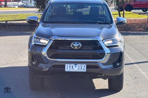 2023 Toyota HILUX SR5 image 2