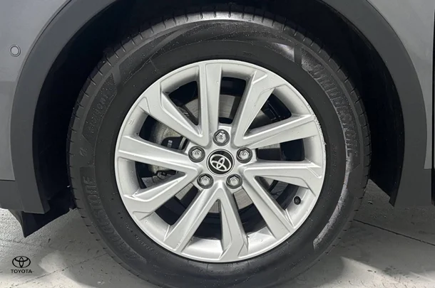 2023 Toyota C-HR Hybrid GXL-2WD image 5