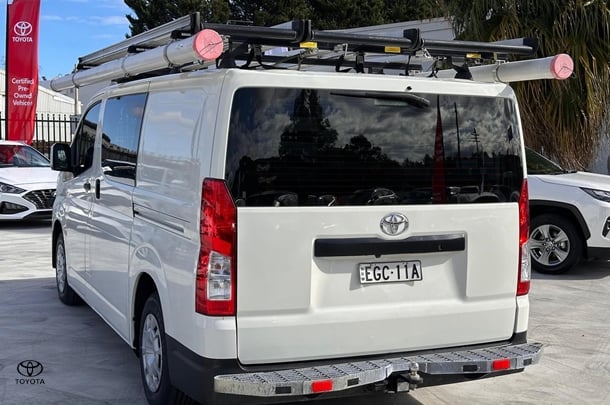 2019 Toyota HiAce LWB image 11
