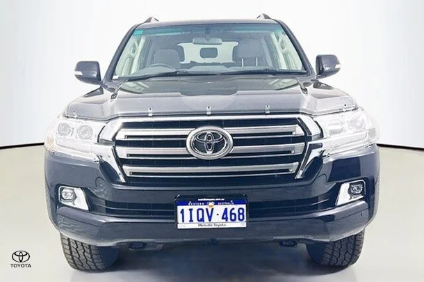 2021 Toyota LANDCRUISER GXL image 2