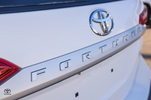 2019 Toyota Fortuner GX image 8