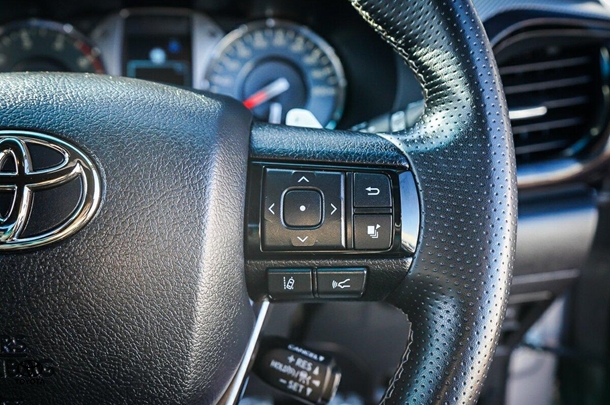 2023 Toyota Hilux 4x4 GR-S image 19