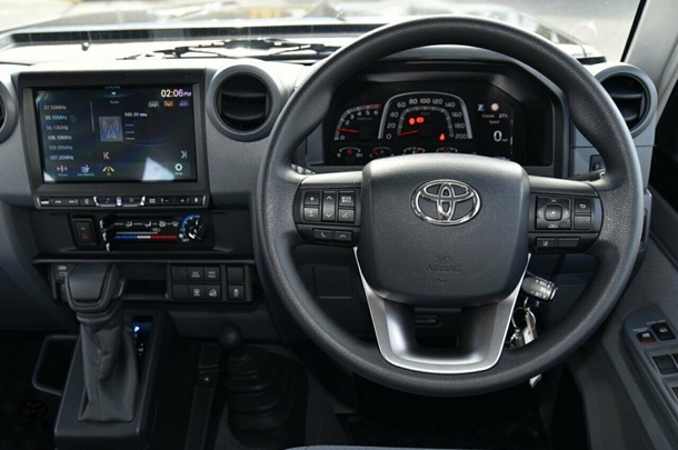 2025 Toyota LC Military GXL image 7